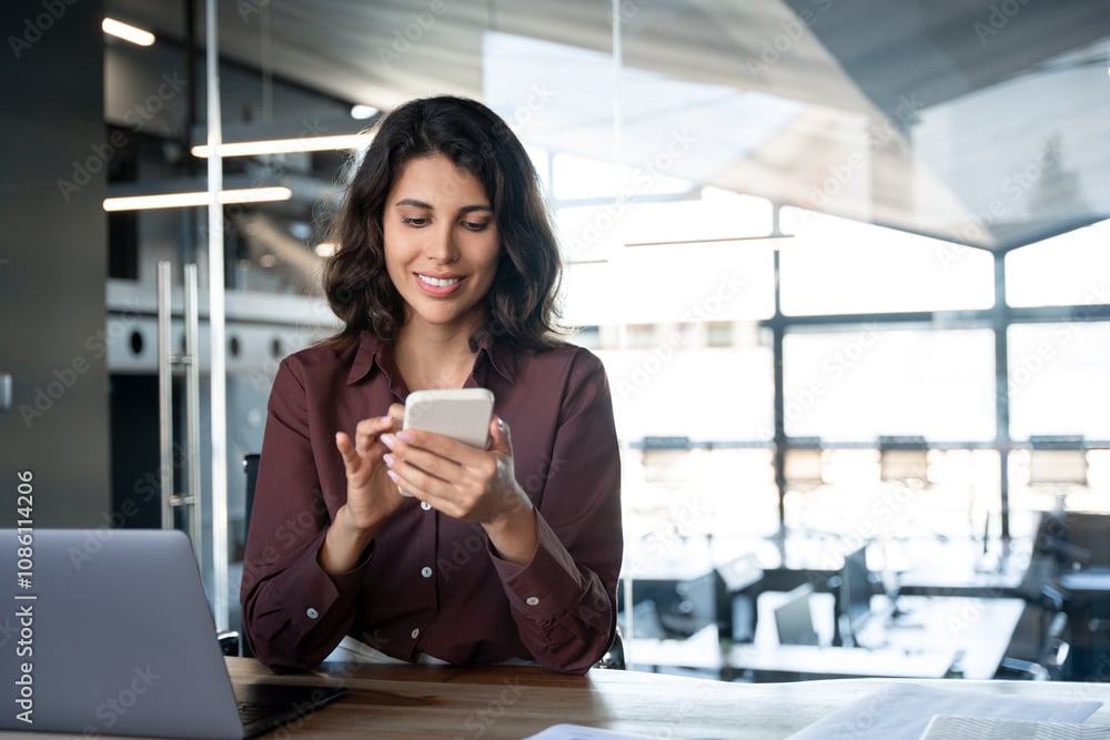 ClearSale fraud analyst at work